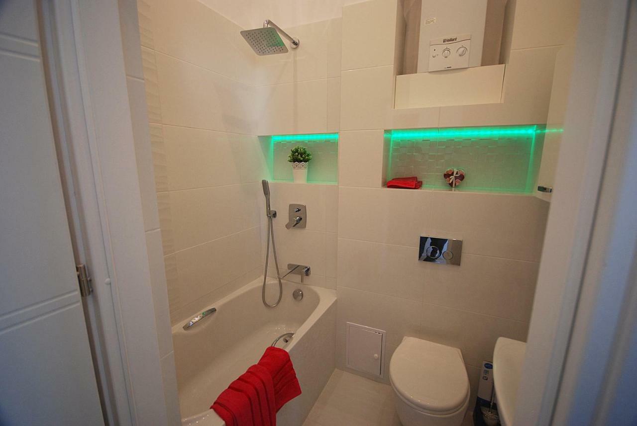 Nowy Apartament Wilcza Varsavia Esterno foto